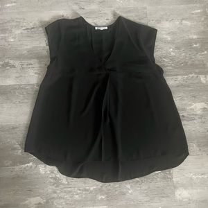 Women’s business casual black short sleeved top